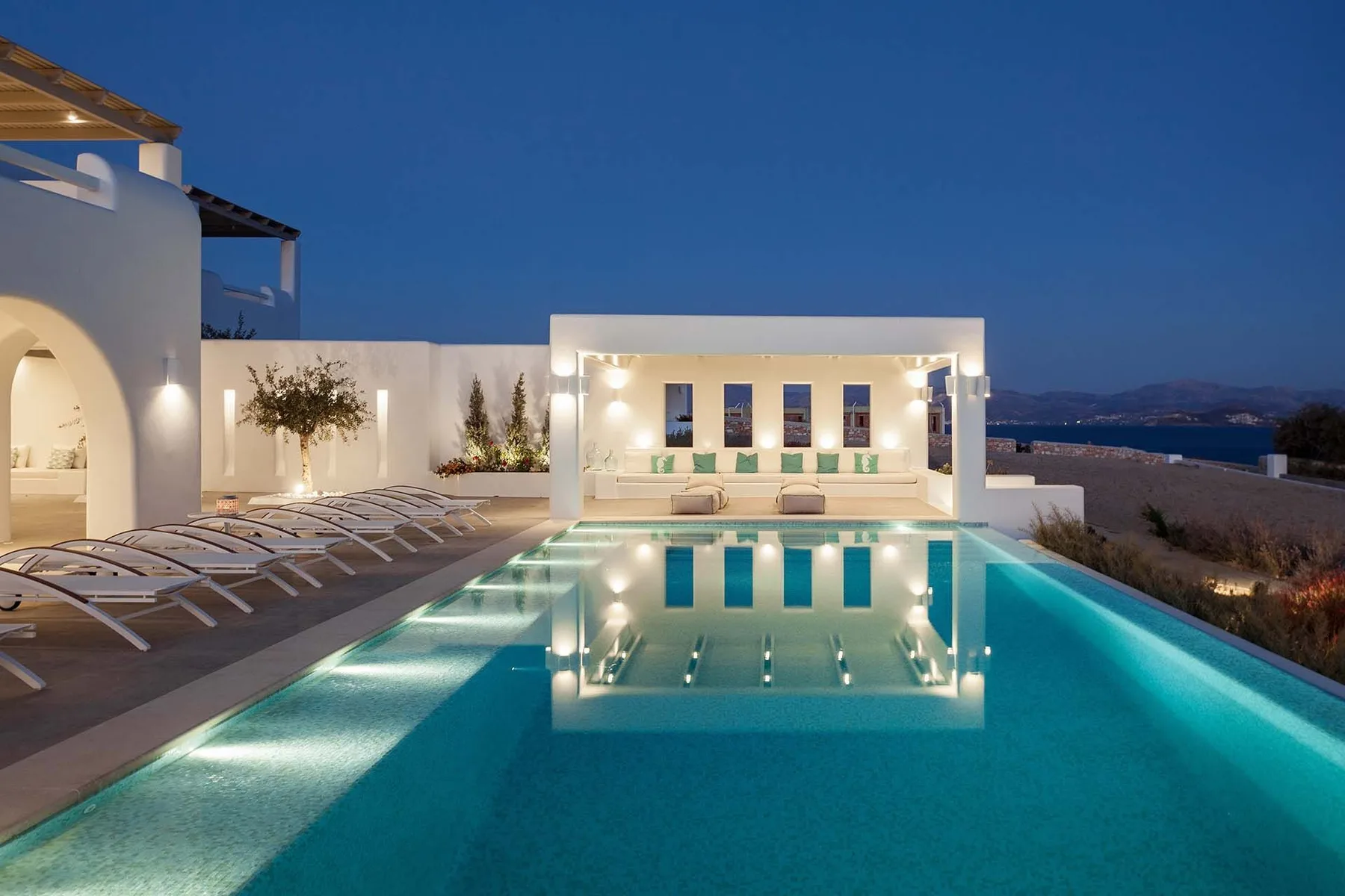 Peacock Villa in Paros