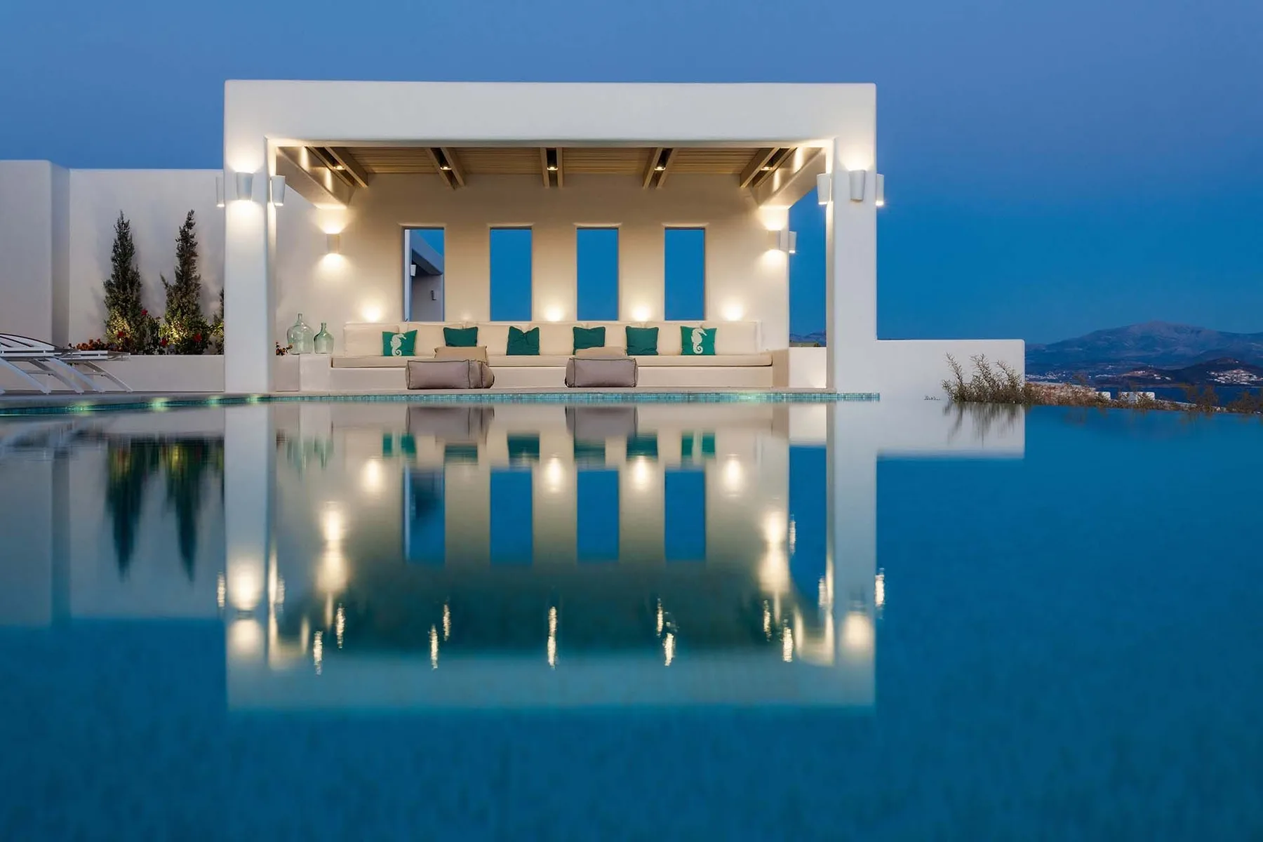 Peacock Villa in Paros