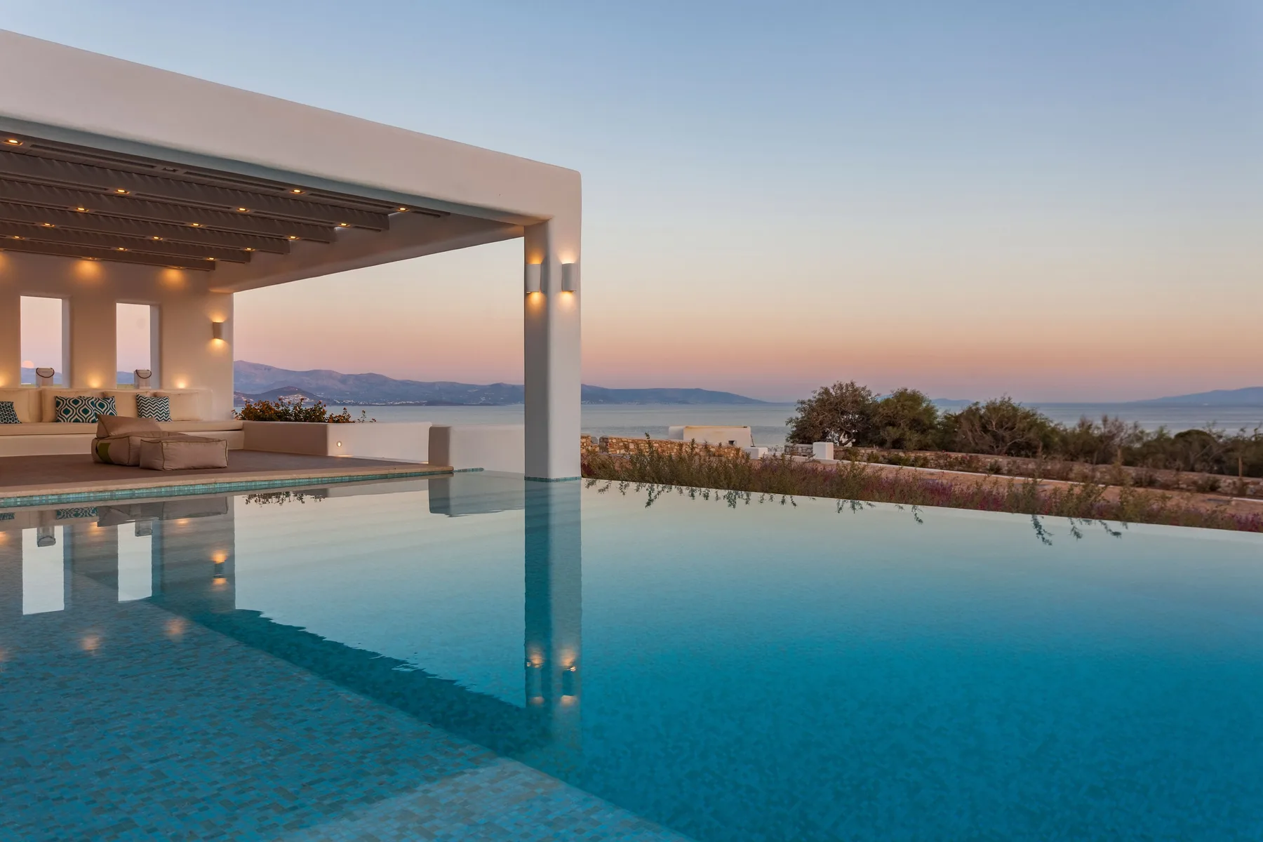 Peacock Villa in Paros