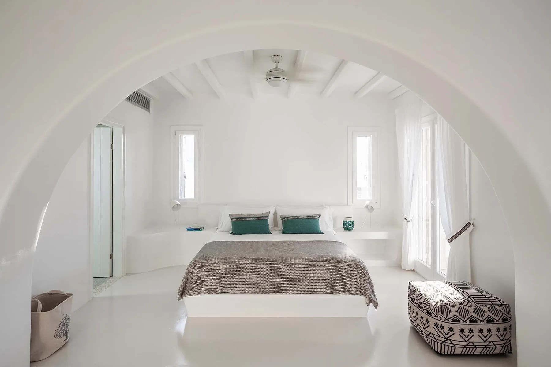 Peacock Villa in Paros
