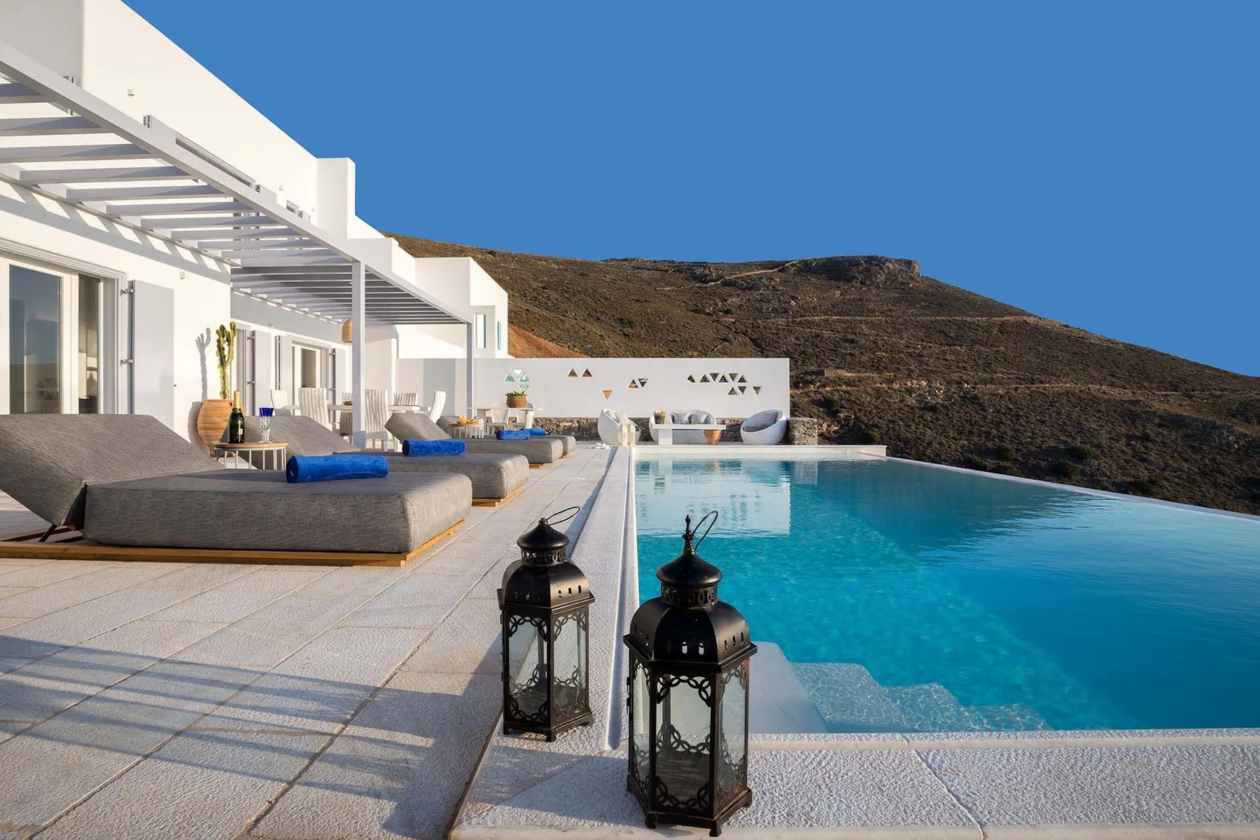 Ember Villa in Syros