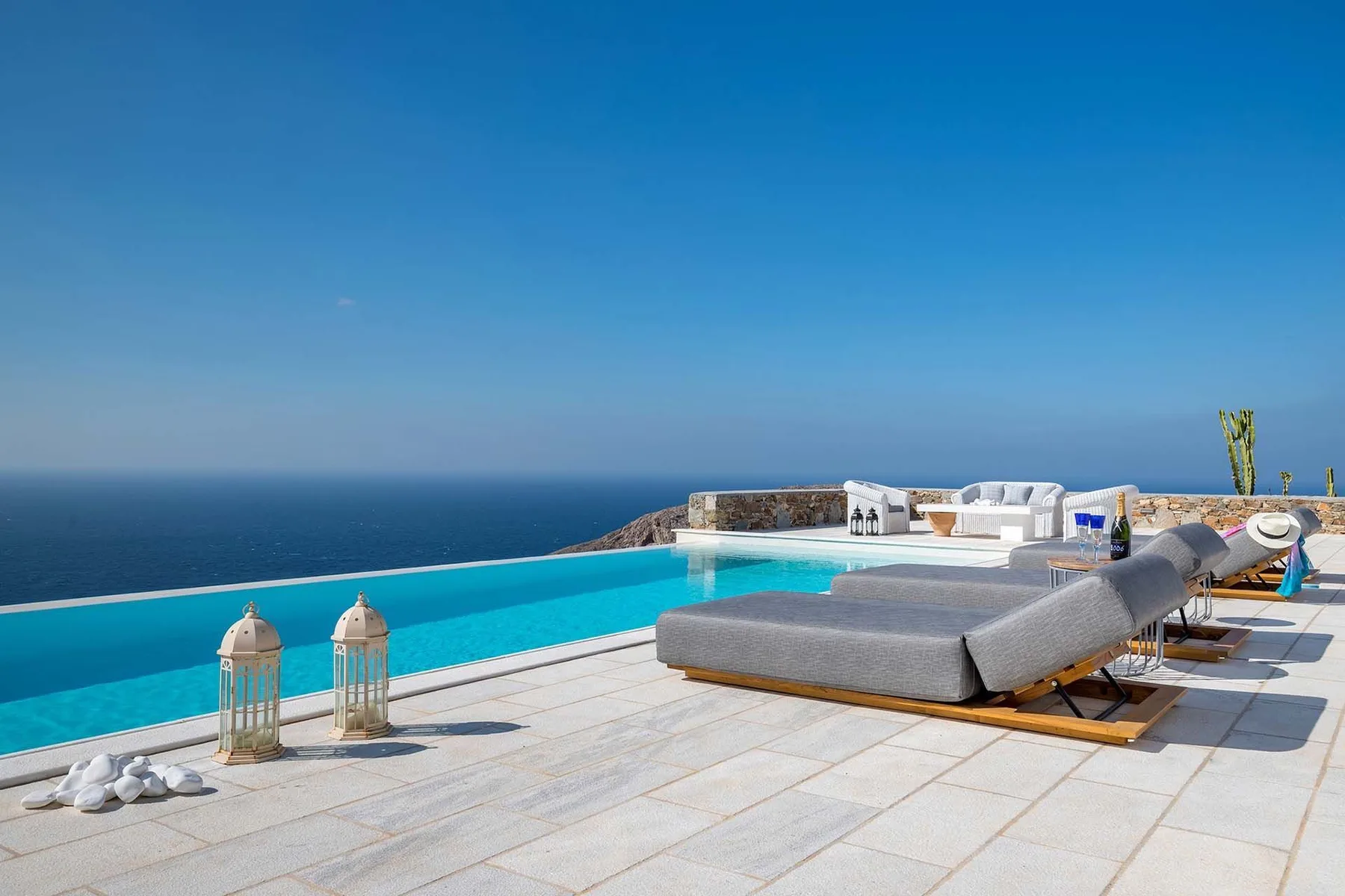 Ember Villa in Syros