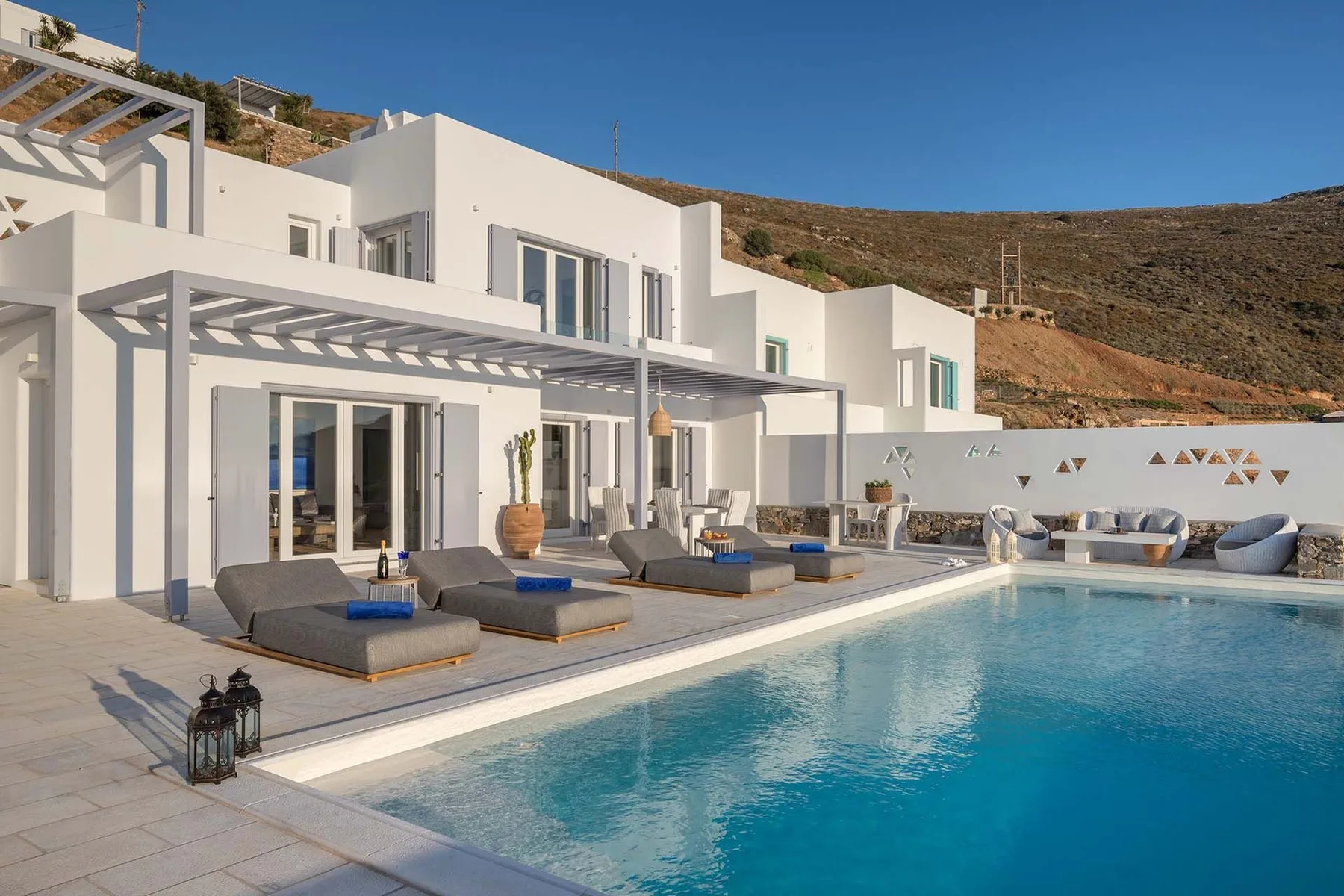 Ember Villa in Syros