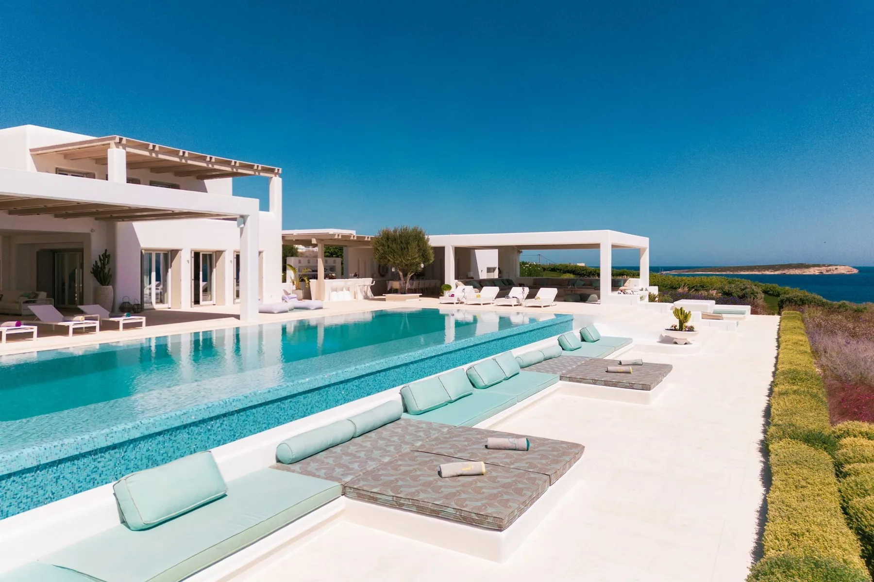 Amazon villa in Paros