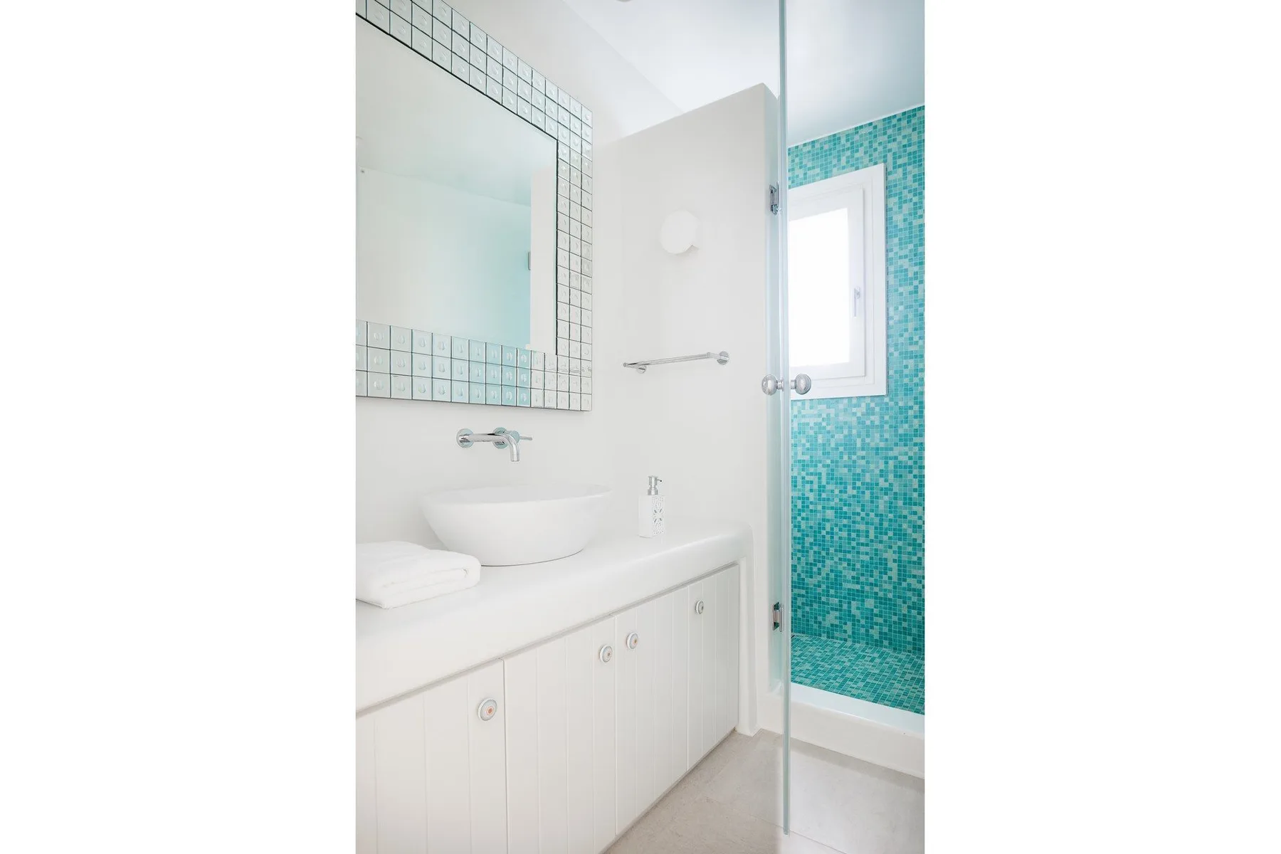 Amazon villa in Paros