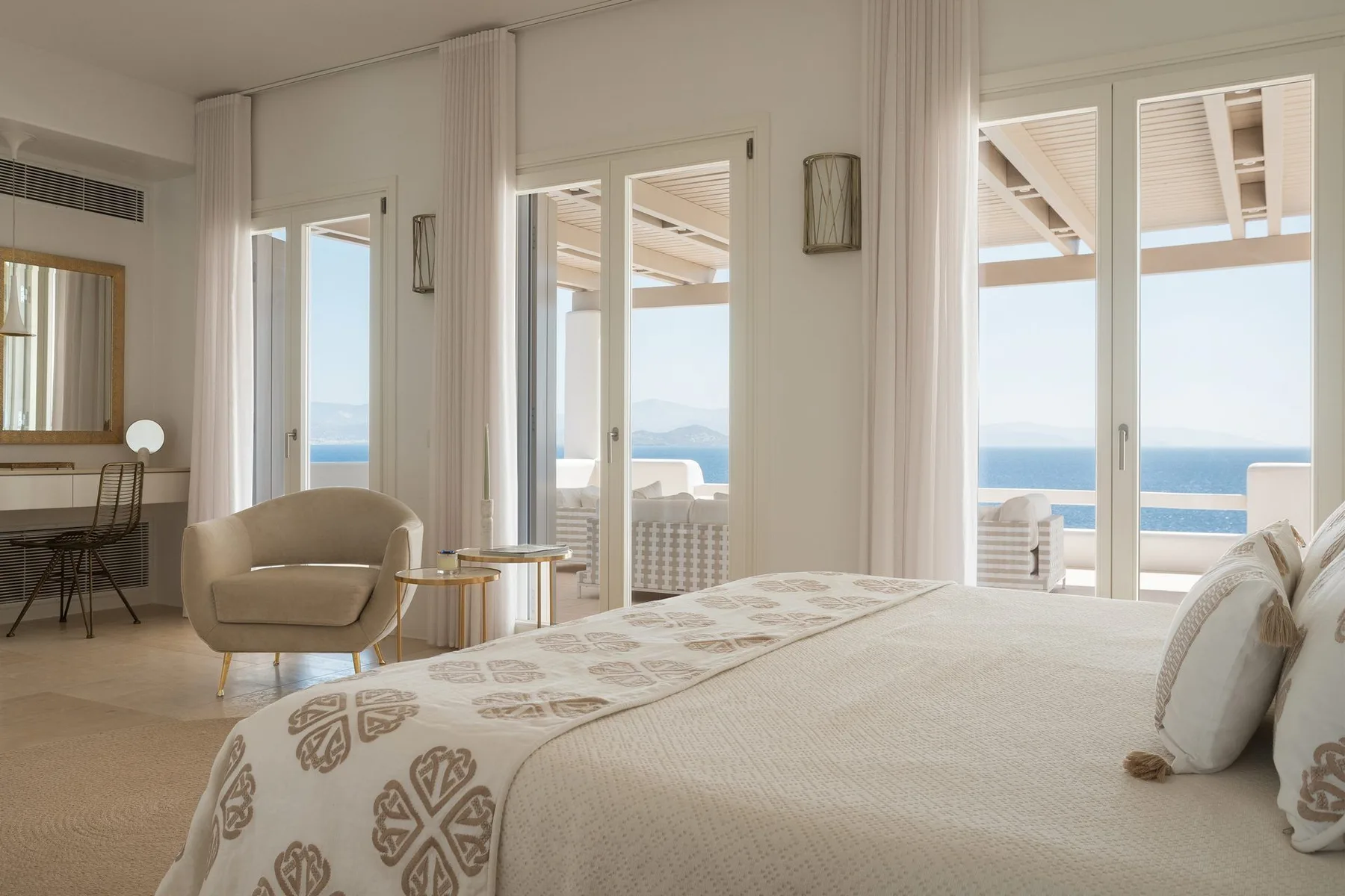 Amazon villa in Paros