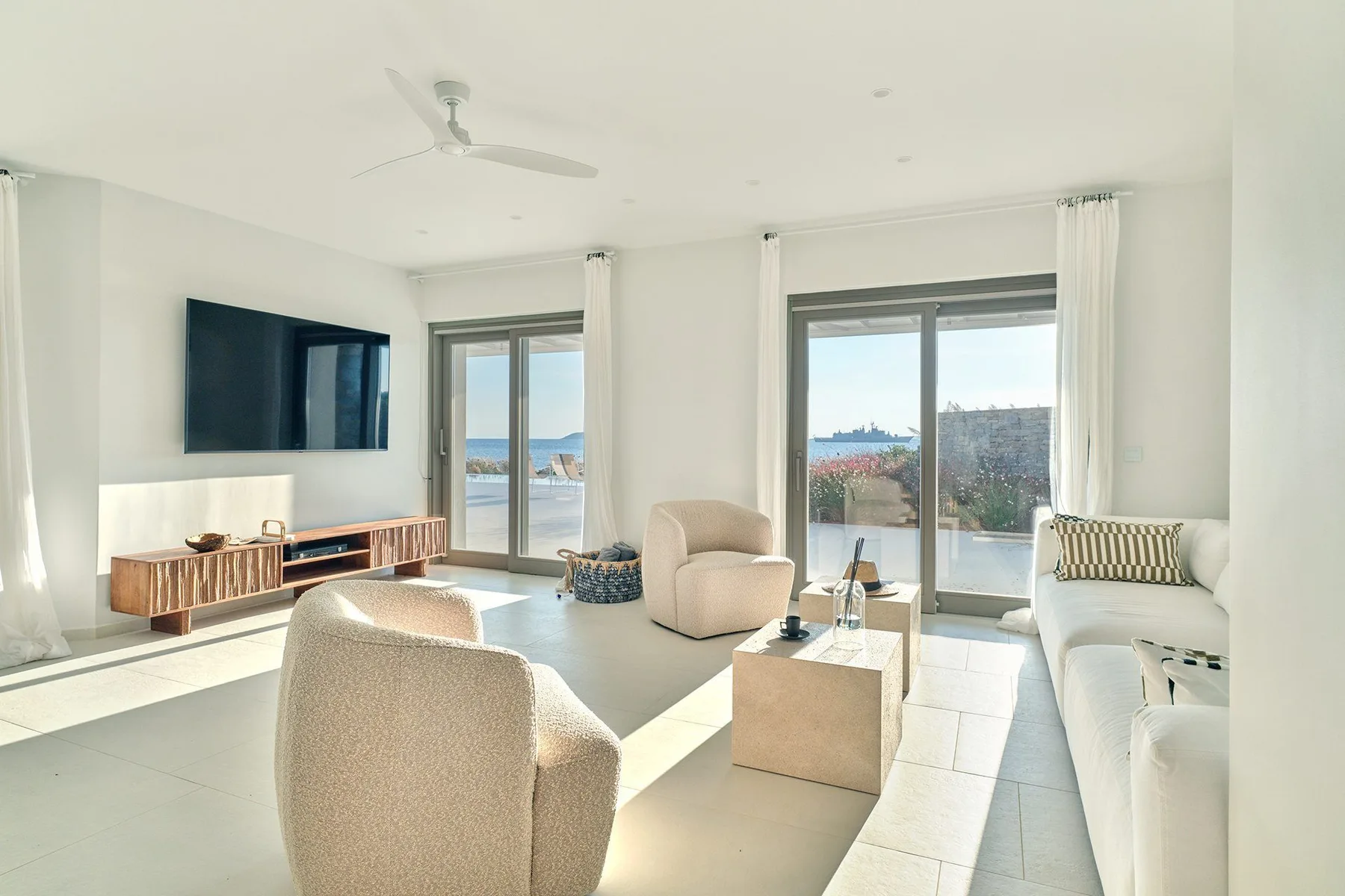 Lunet Villa in Paros