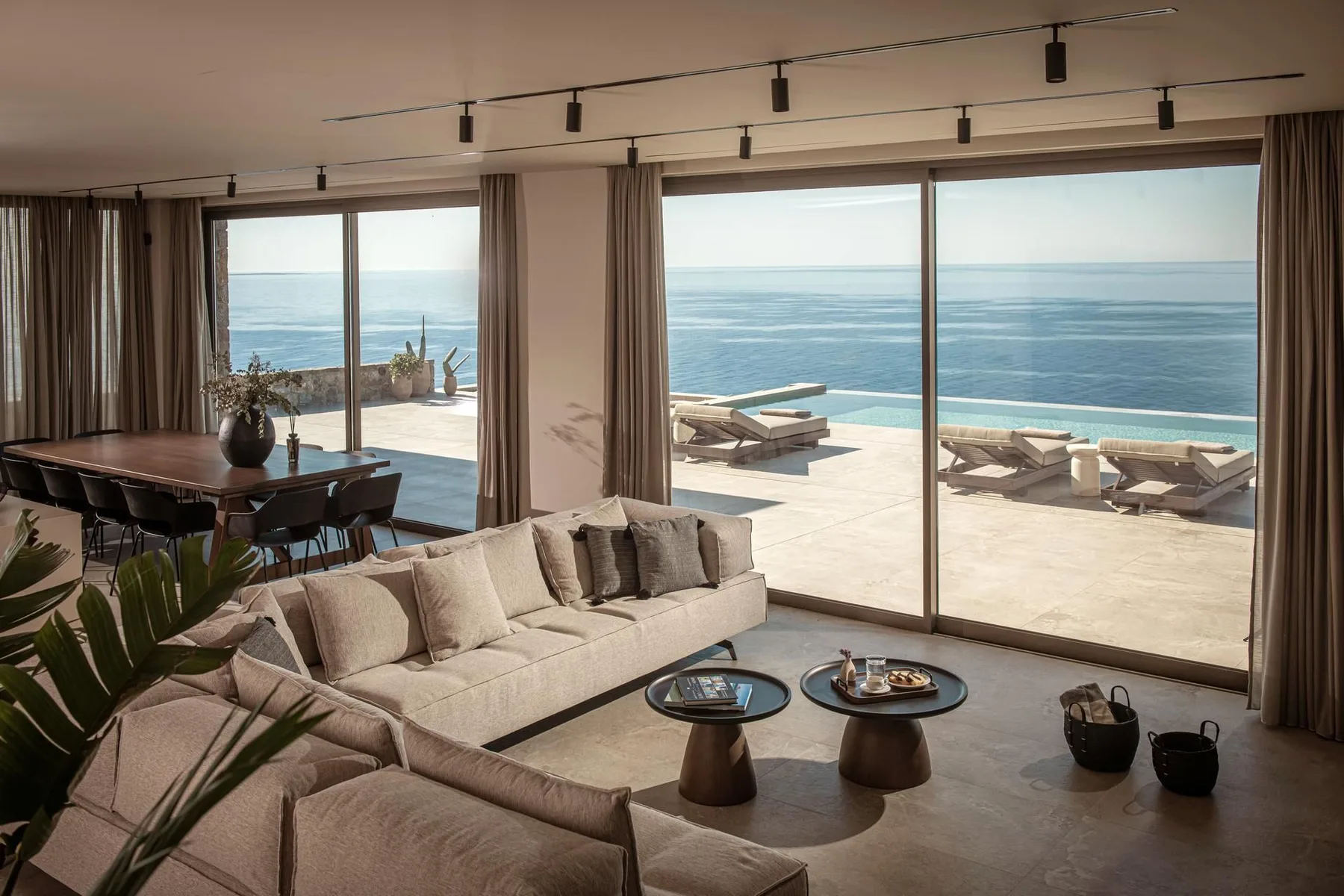 Chimonanthus Villa in Crete