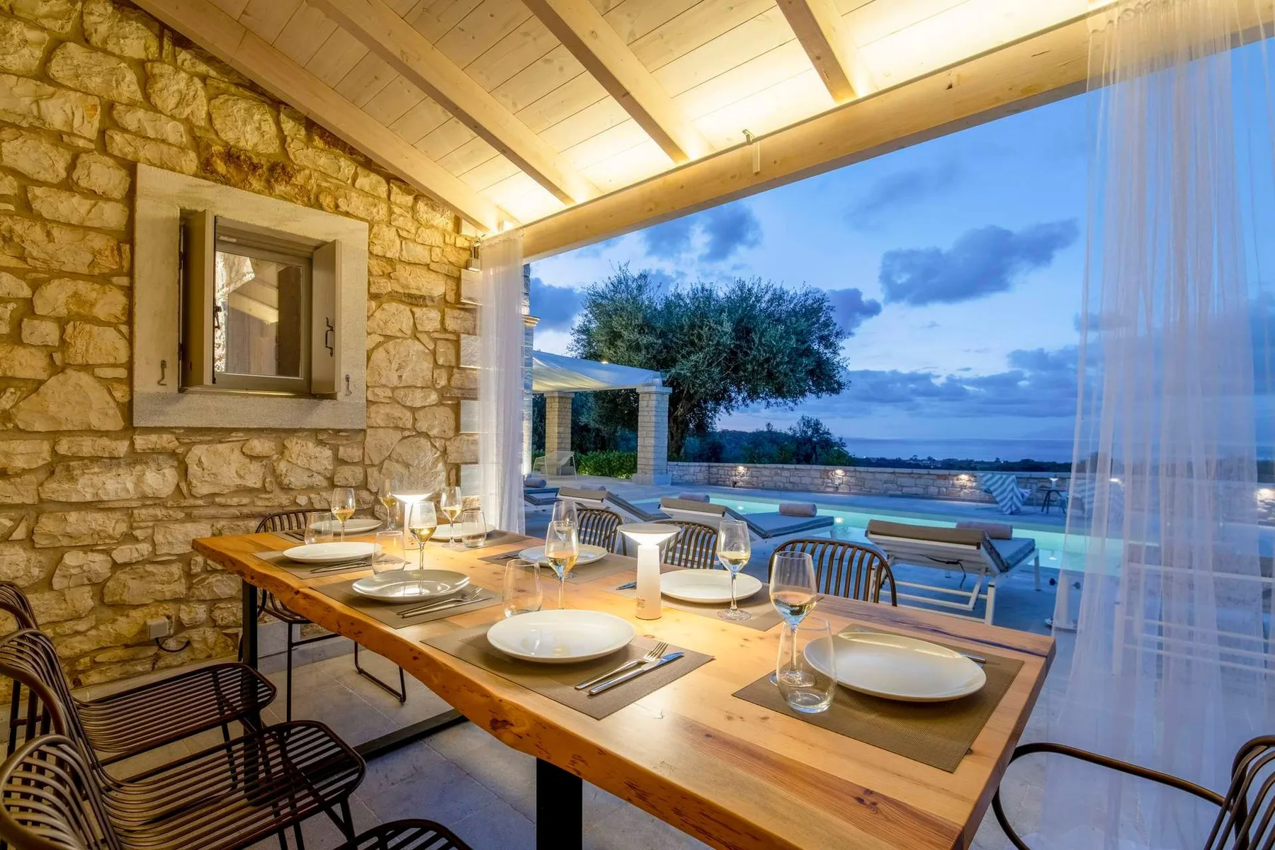 Phoenix villa in Corfu