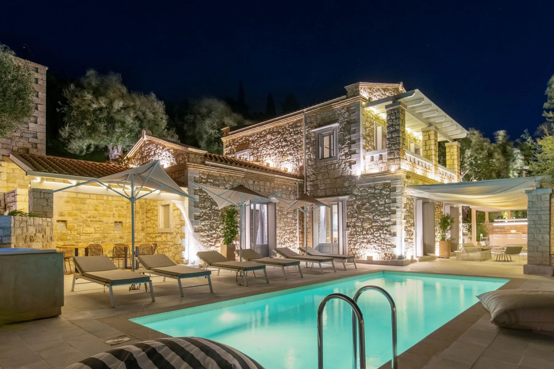 Phoenix villa in Corfu