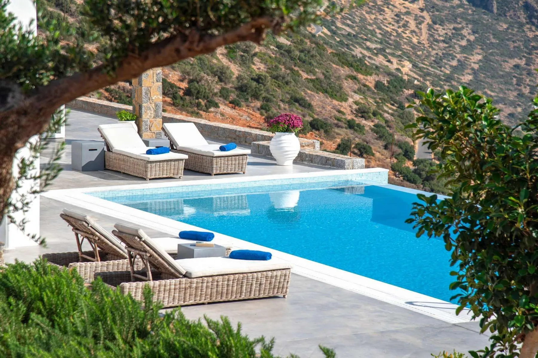 Almond Villa in Crete