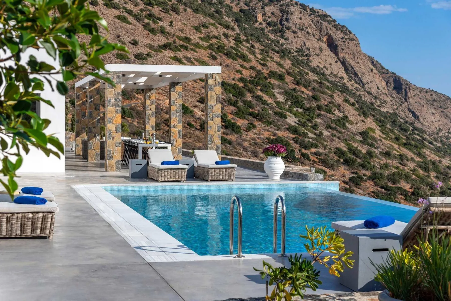 Almond Villa in Crete