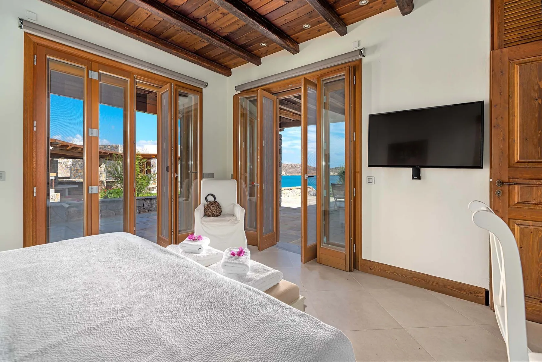 Jessica Villa in Crete