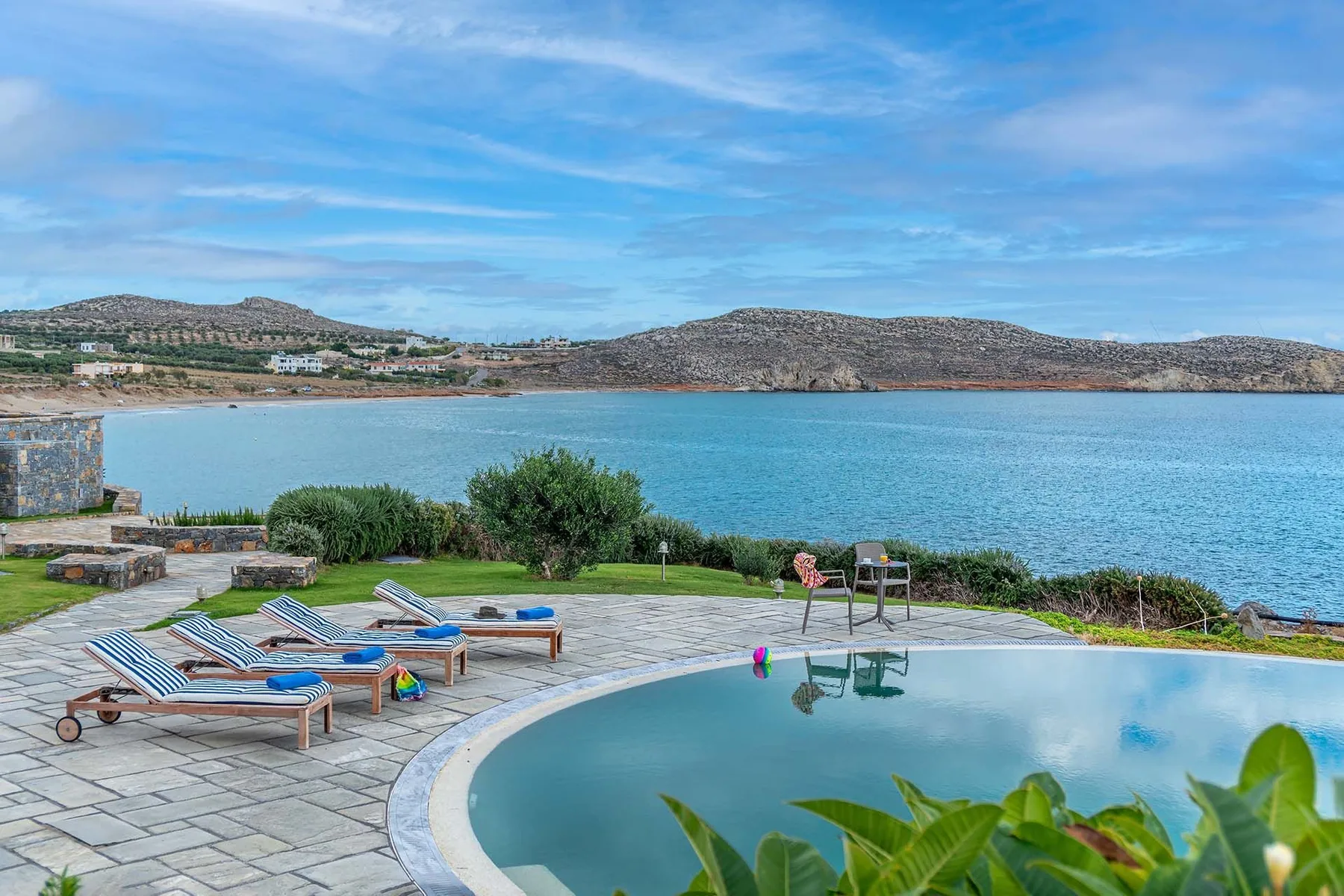 Jessica Villa in Crete