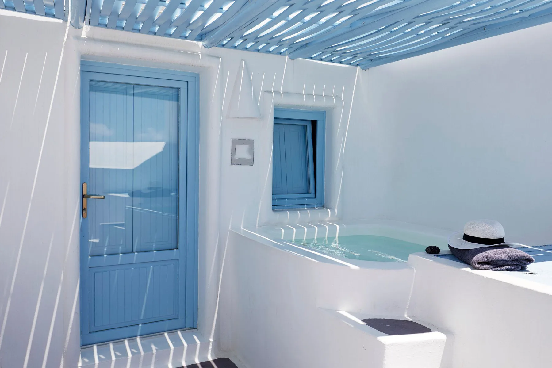 Raelle Villa in Santorini