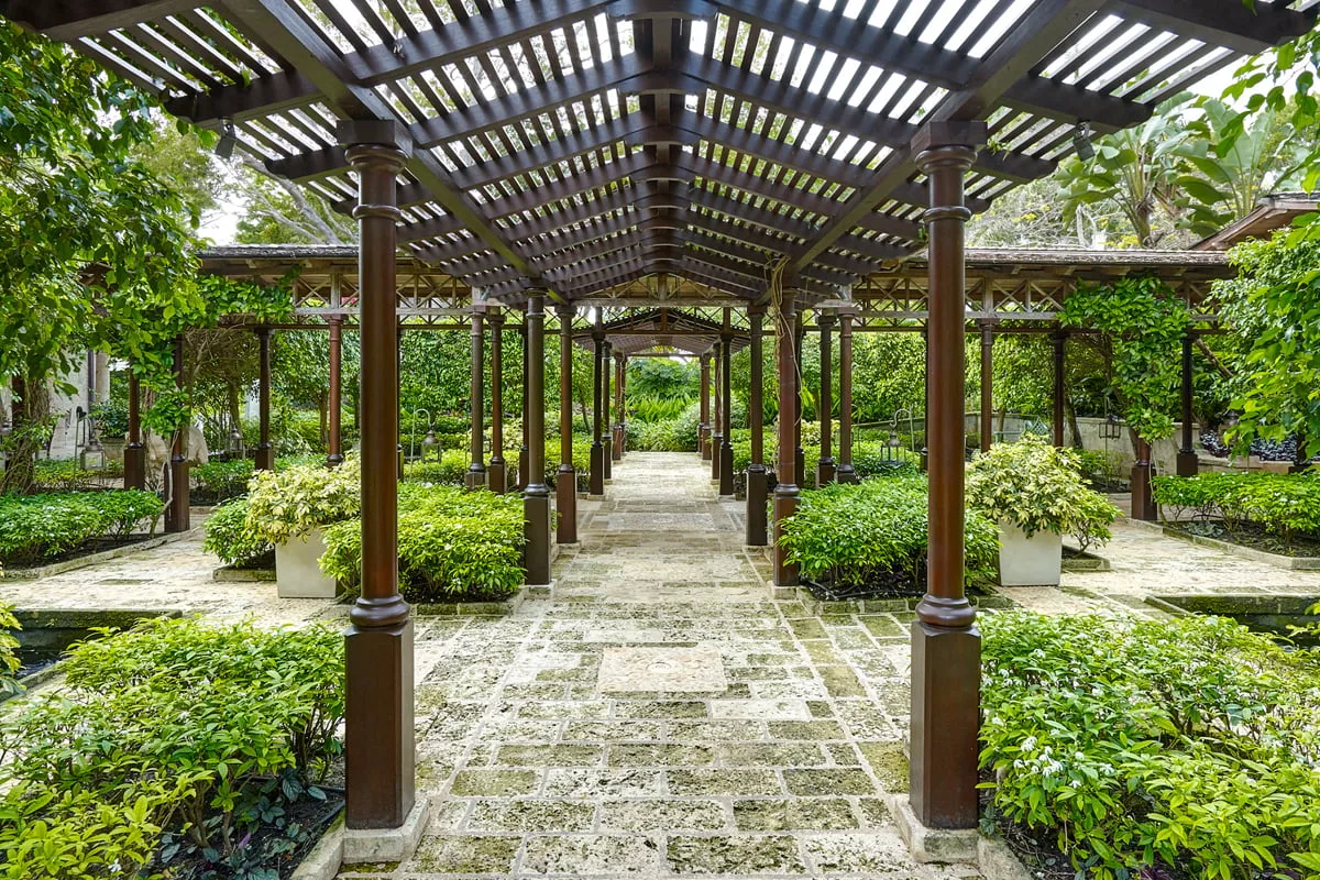 Sandy Lane – Laughing Waters