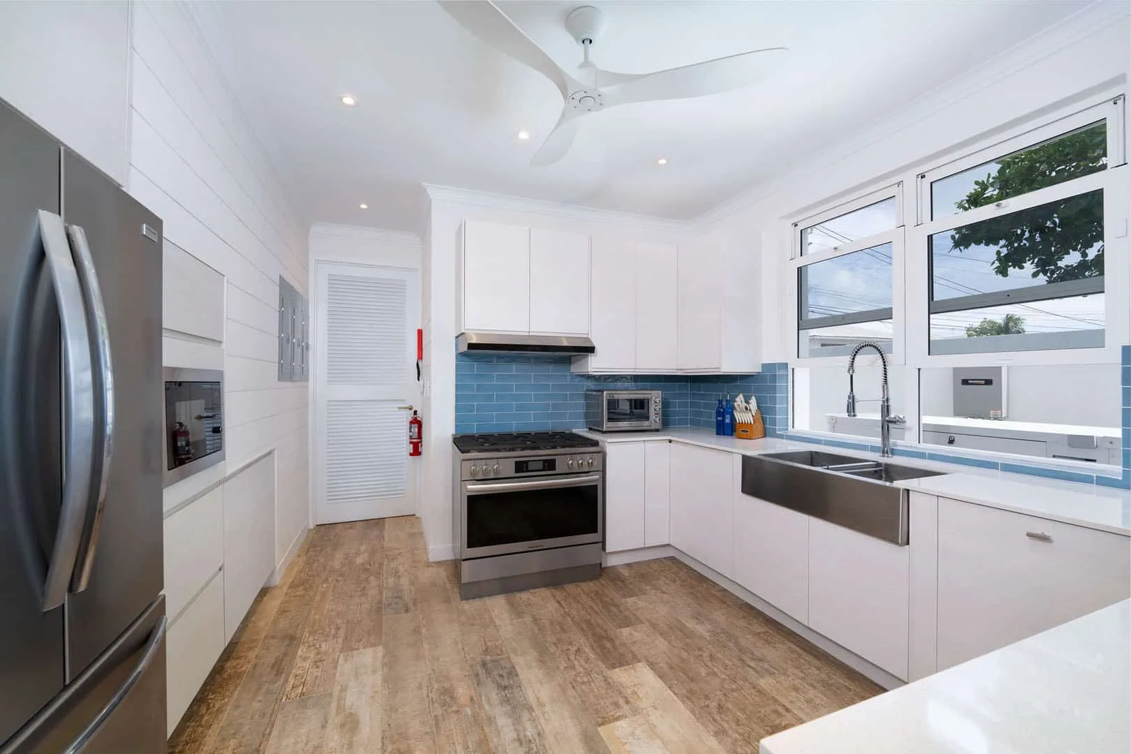 Sea Breeze Beach Villa (4 bed)