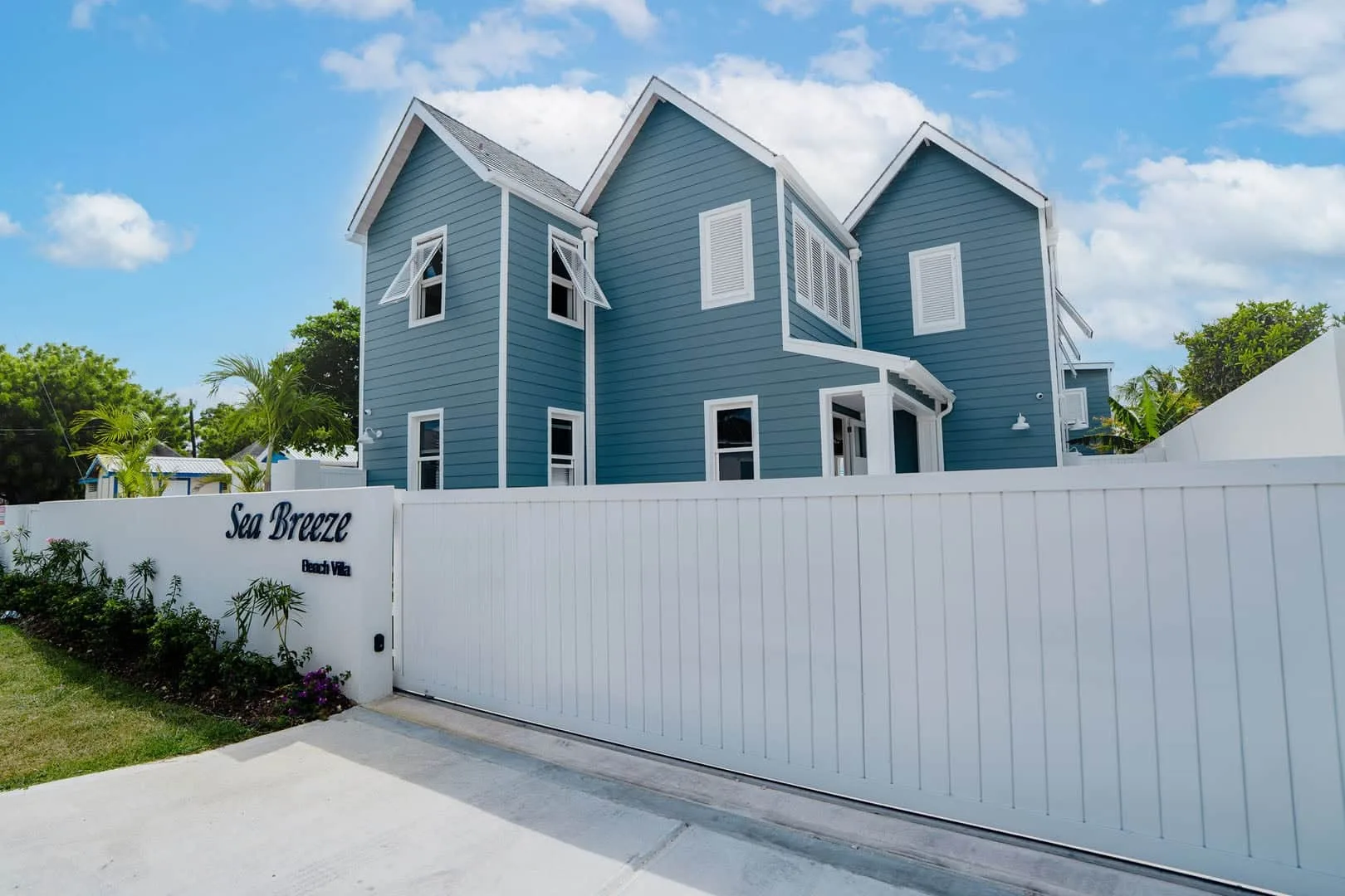 Sea Breeze Beach Villa (4 bed)