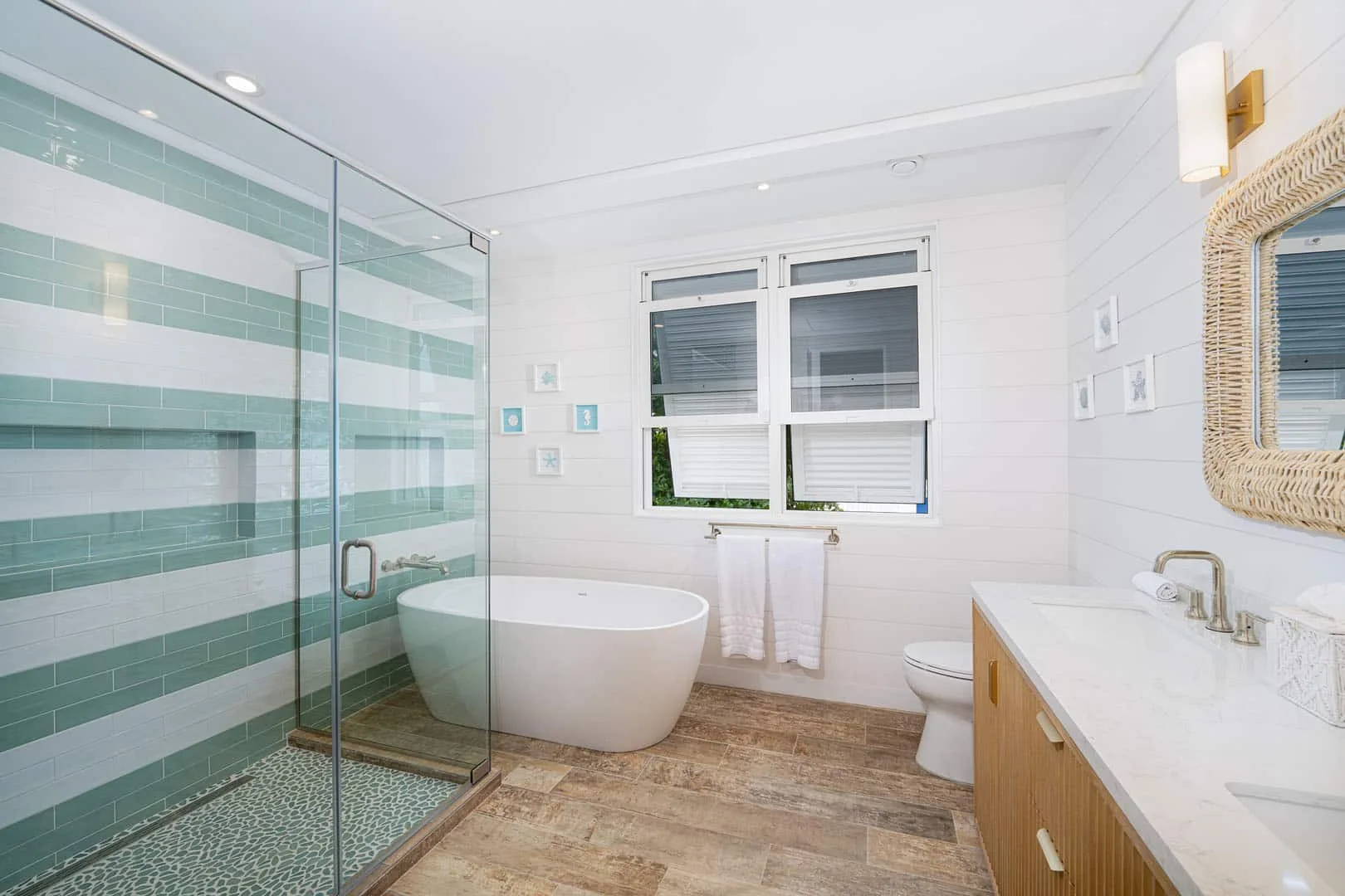 Sea Breeze Beach Villa (4 bed)