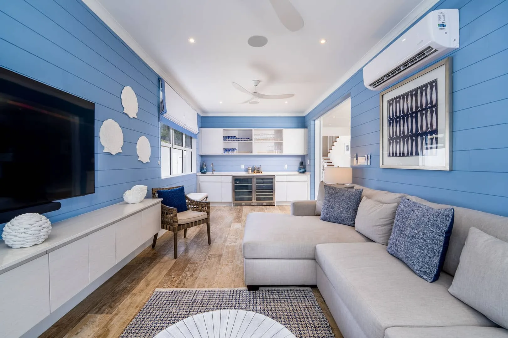 Sea Breeze Beach Villa (4 bed)