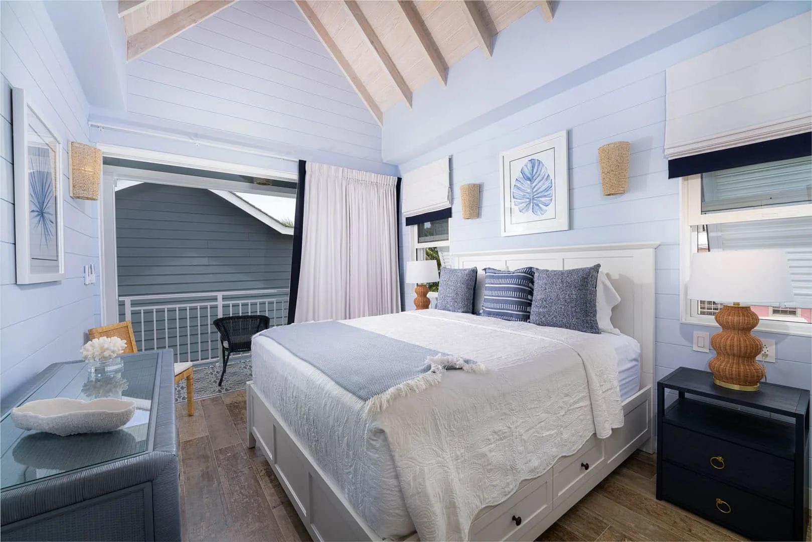 Sea Breeze Beach Villa (4 bed)