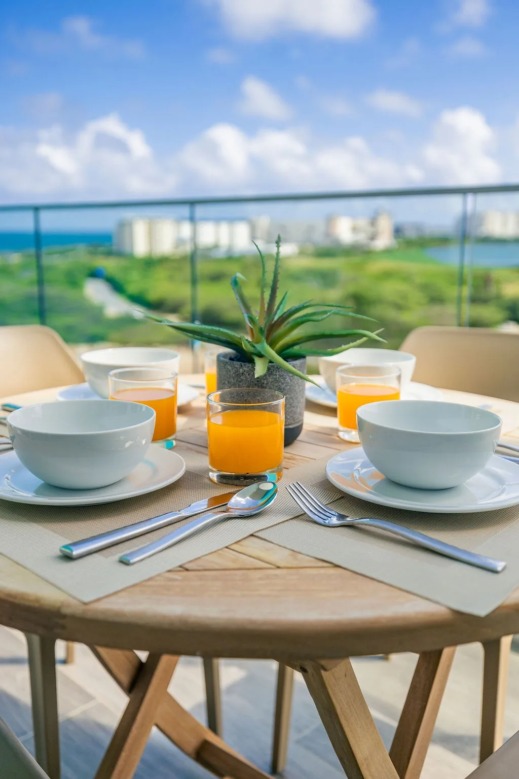 A360.E61- Elegant 3BR Suite with Private Terrace Near Eagle Beach