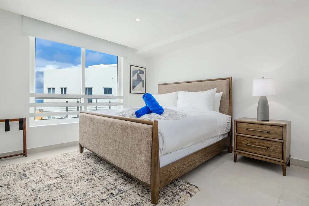 A360.E61- Elegant 3BR Suite with Private Terrace Near Eagle Beach