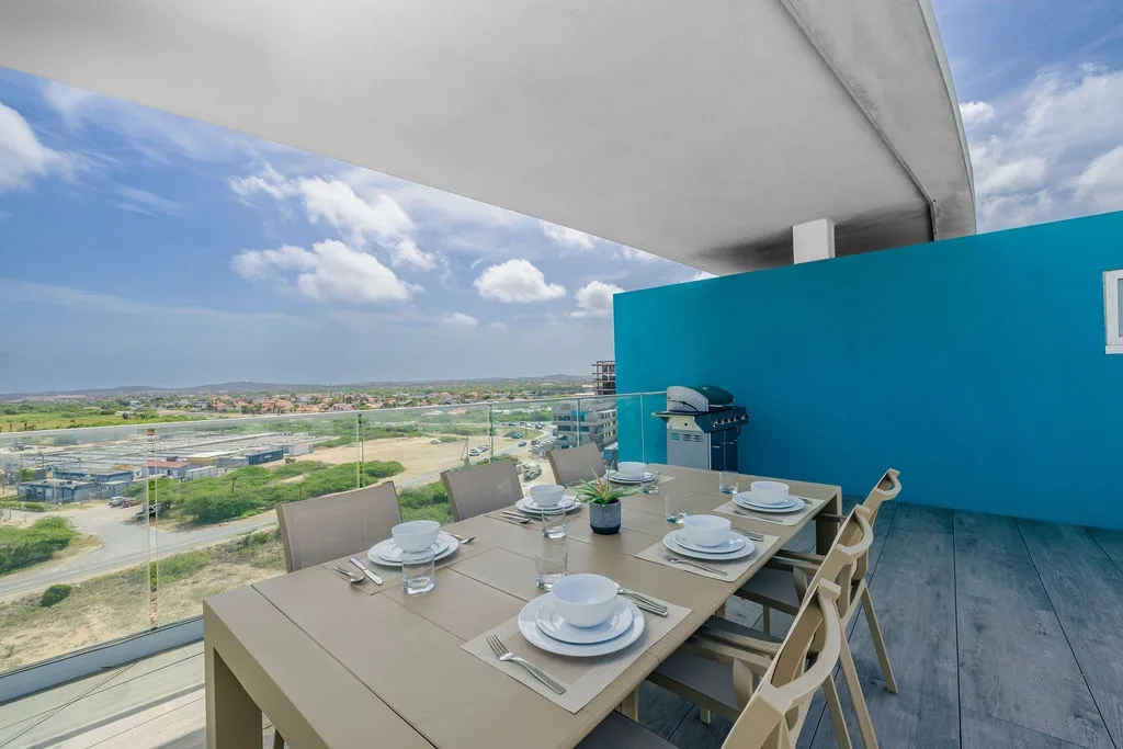 A360.E61- Elegant 3BR Suite with Private Terrace Near Eagle Beach
