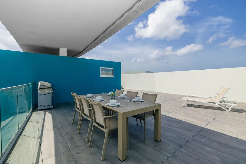 A360.E61- Elegant 3BR Suite with Private Terrace Near Eagle Beach