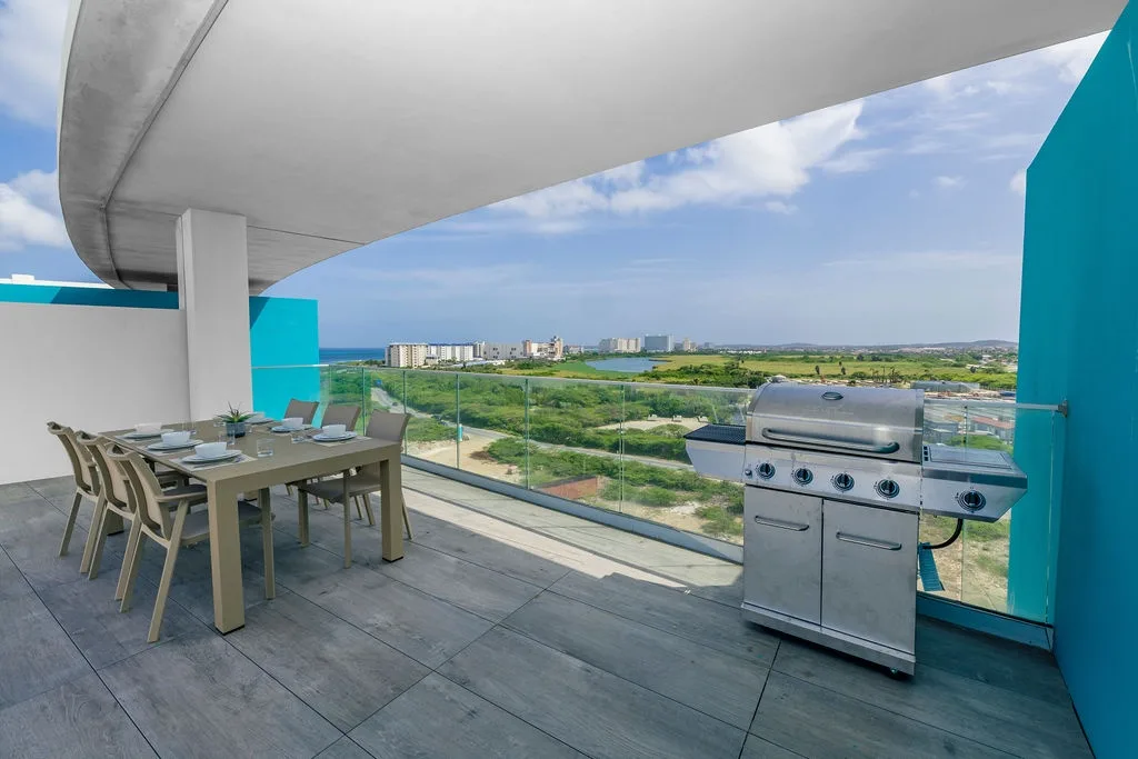 A360.E61- Elegant 3BR Suite with Private Terrace Near Eagle Beach