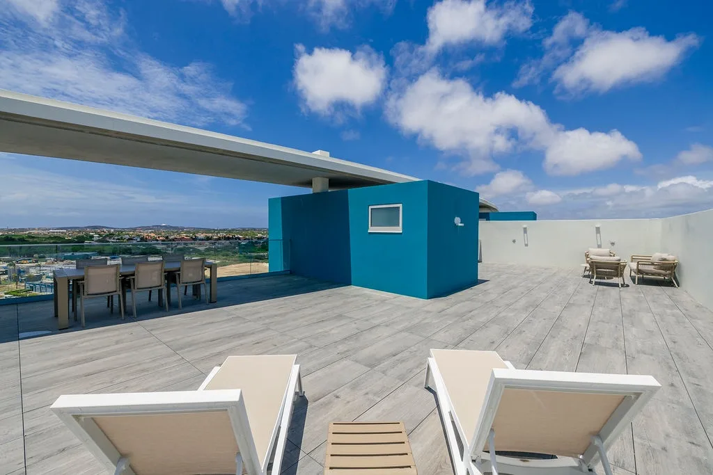 A360.E61- Elegant 3BR Suite with Private Terrace Near Eagle Beach
