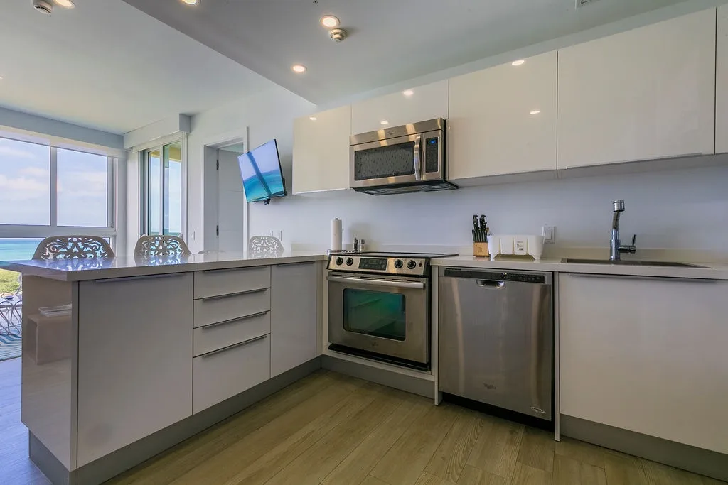 2BSD-Blue334 - Stylish & Bright | Your Retreat | Ocean View | Pool