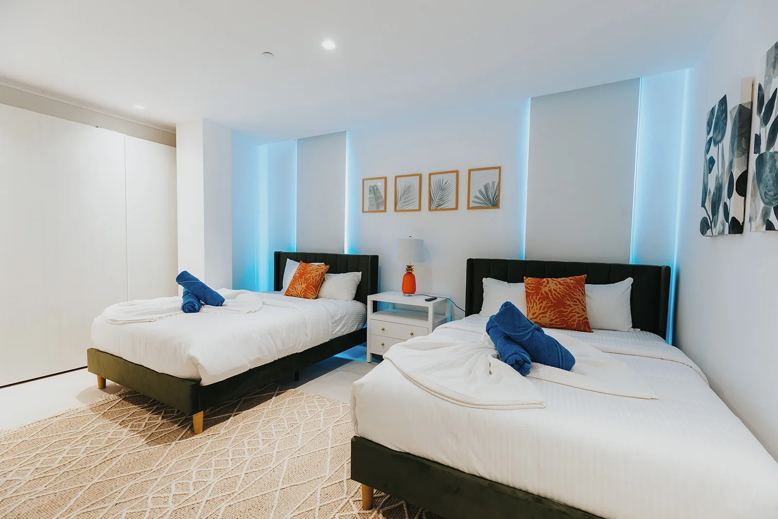 A360.E42 - Chic 3BR Escape Near the Sand, Best Location
