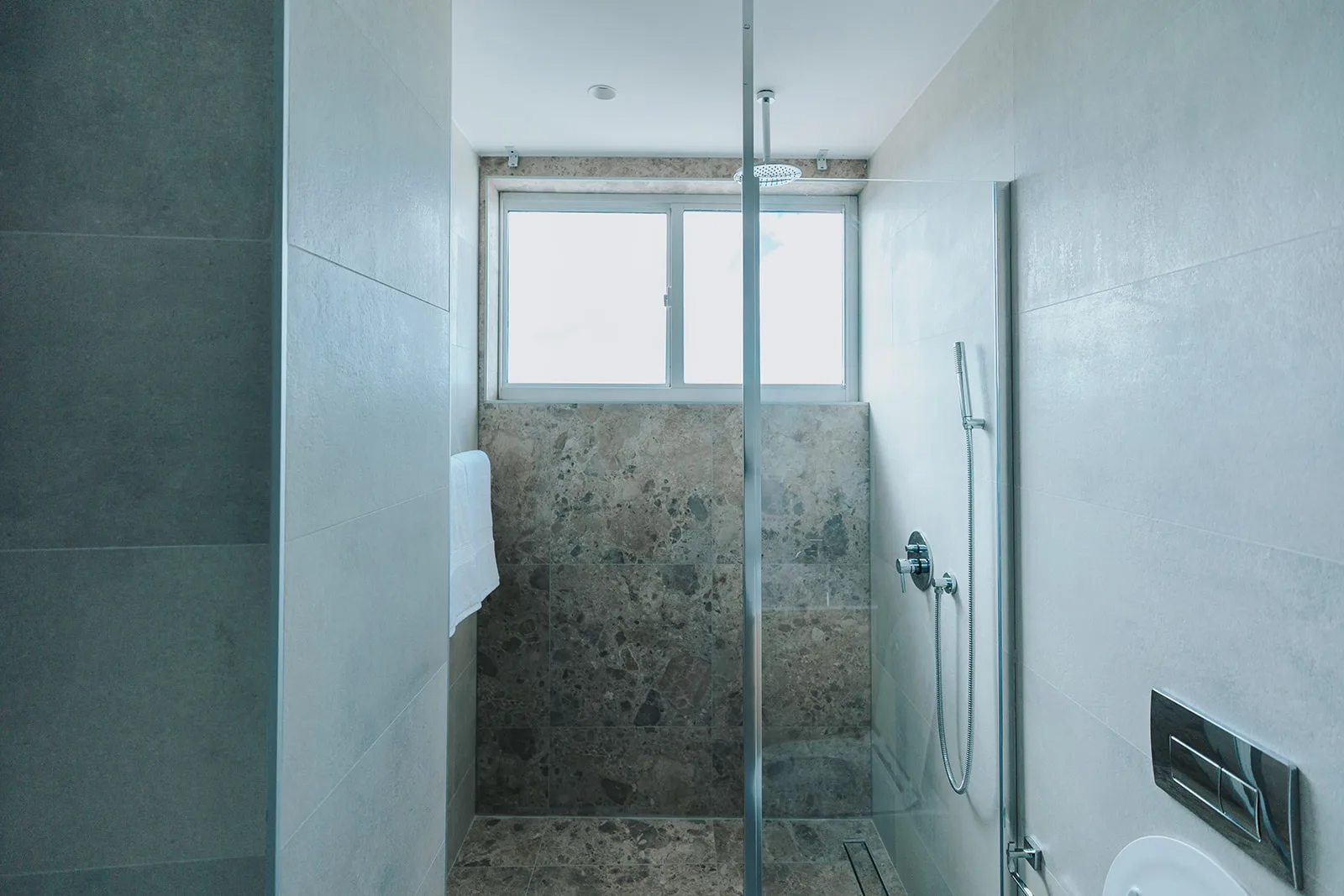 A360.E42 - Chic 3BR Escape Near the Sand, Best Location
