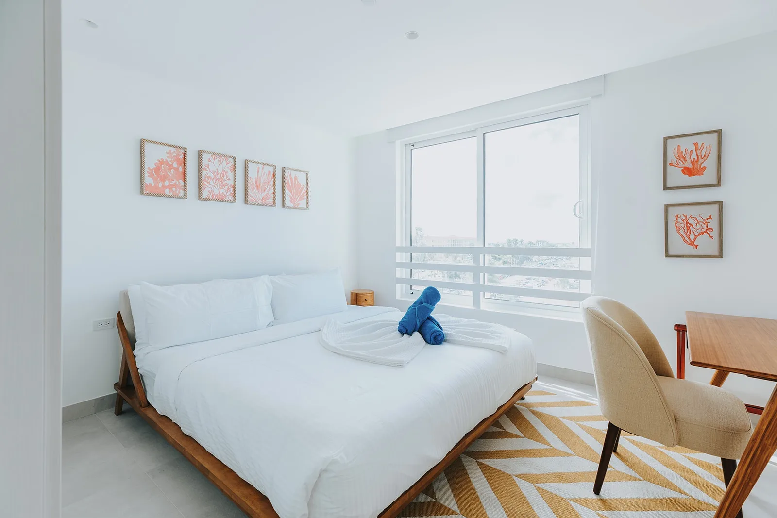 A360.E42 - Chic 3BR Escape Near the Sand, Best Location