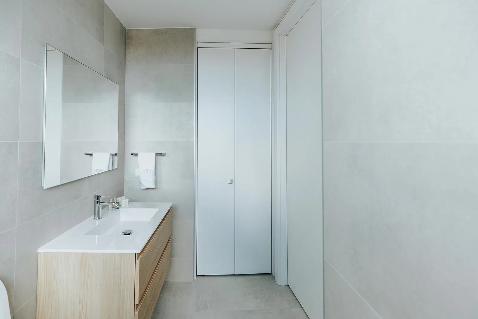 A360.E42 - Chic 3BR Escape Near the Sand, Best Location