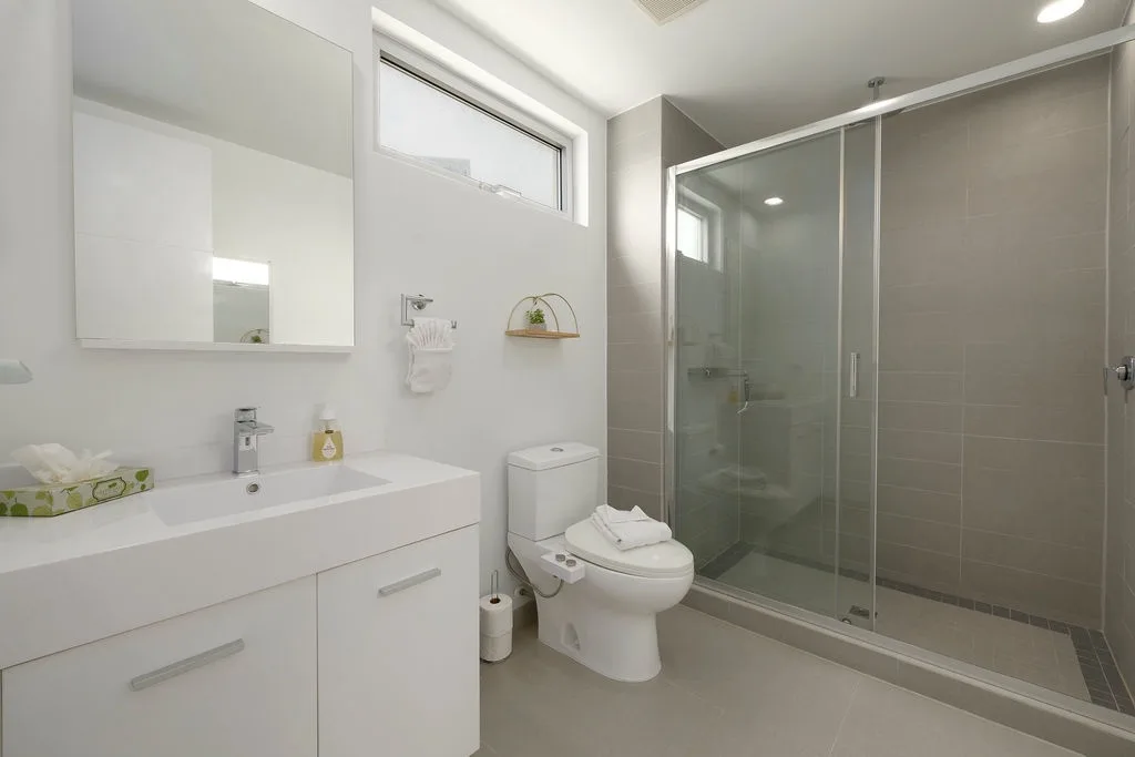 3BS-Azure516 - Modern 3BR Corner Condo | Ocean Views
