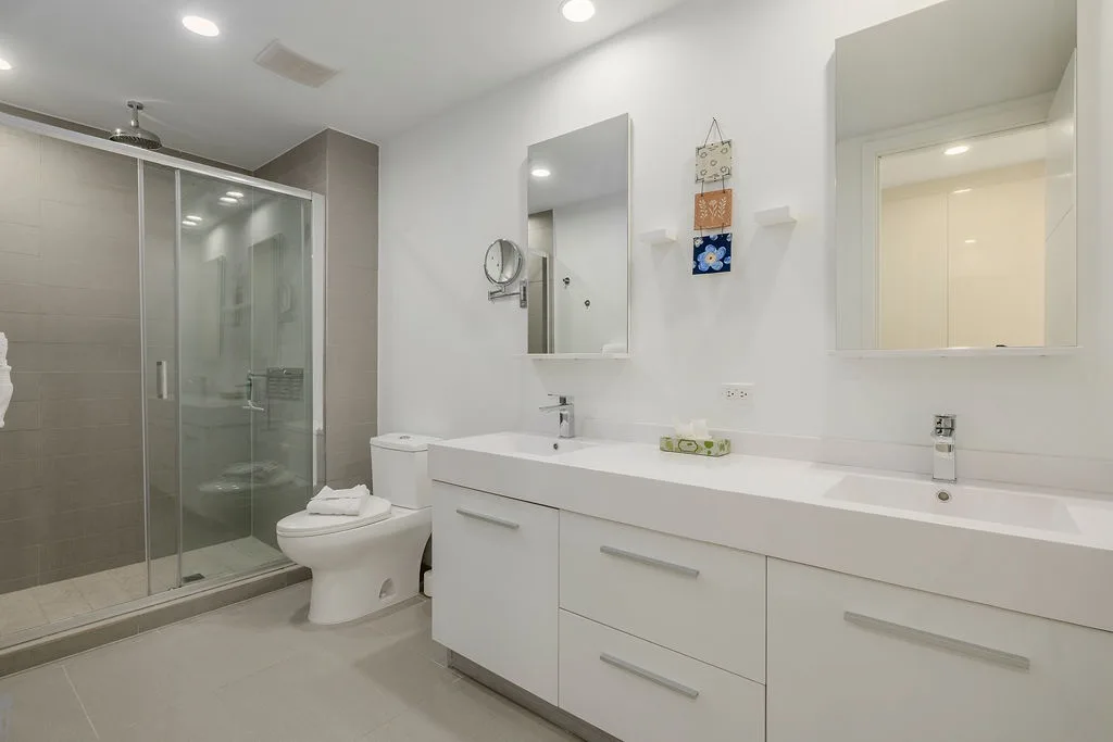 3BS-Azure516 - Modern 3BR Corner Condo | Ocean Views