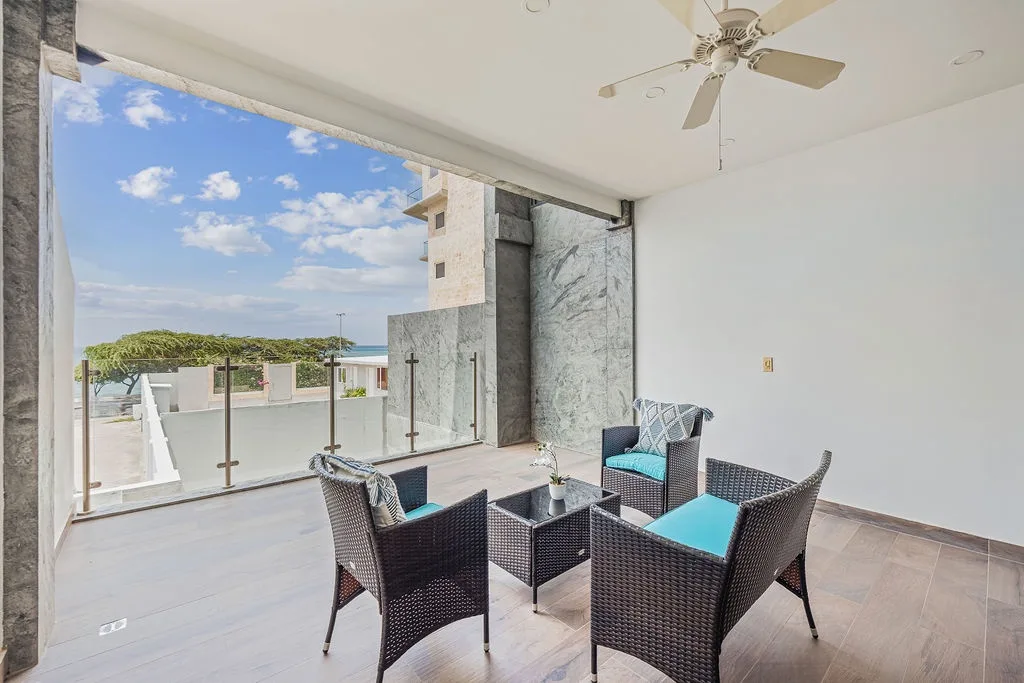 1BS-Coral1G - Modern 1BR Oceanfront Condo in Aruba