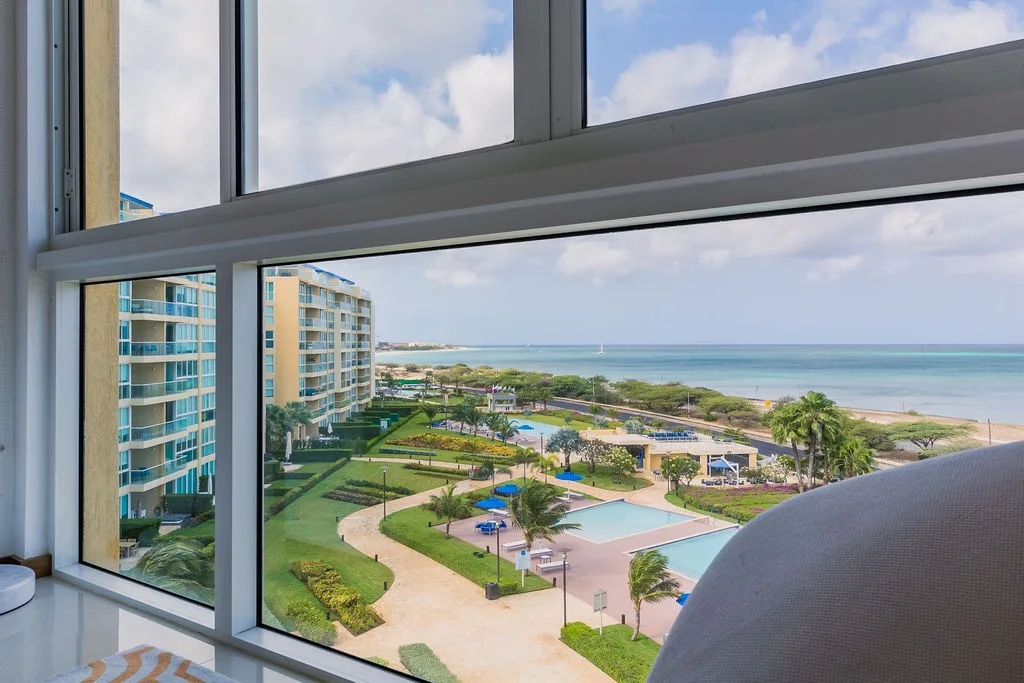 1BS-Blue514 - All you need is the beach and an Ocean View!