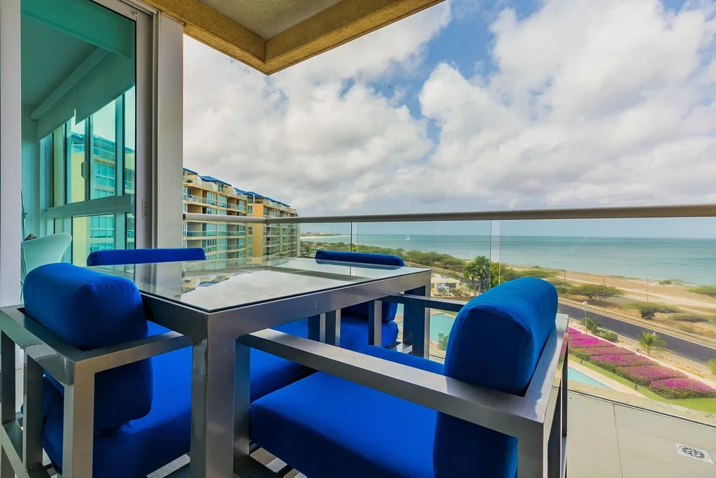 1BS-Blue514 - All you need is the beach and an Ocean View!