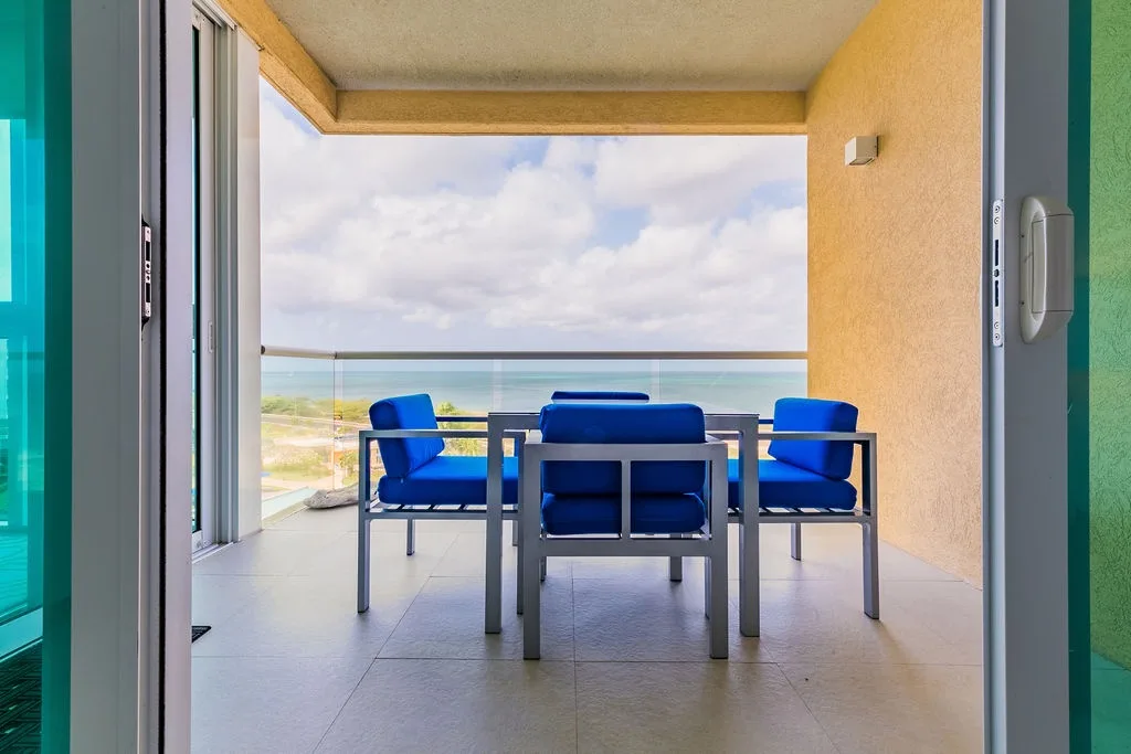 1BS-Blue514 - All you need is the beach and an Ocean View!