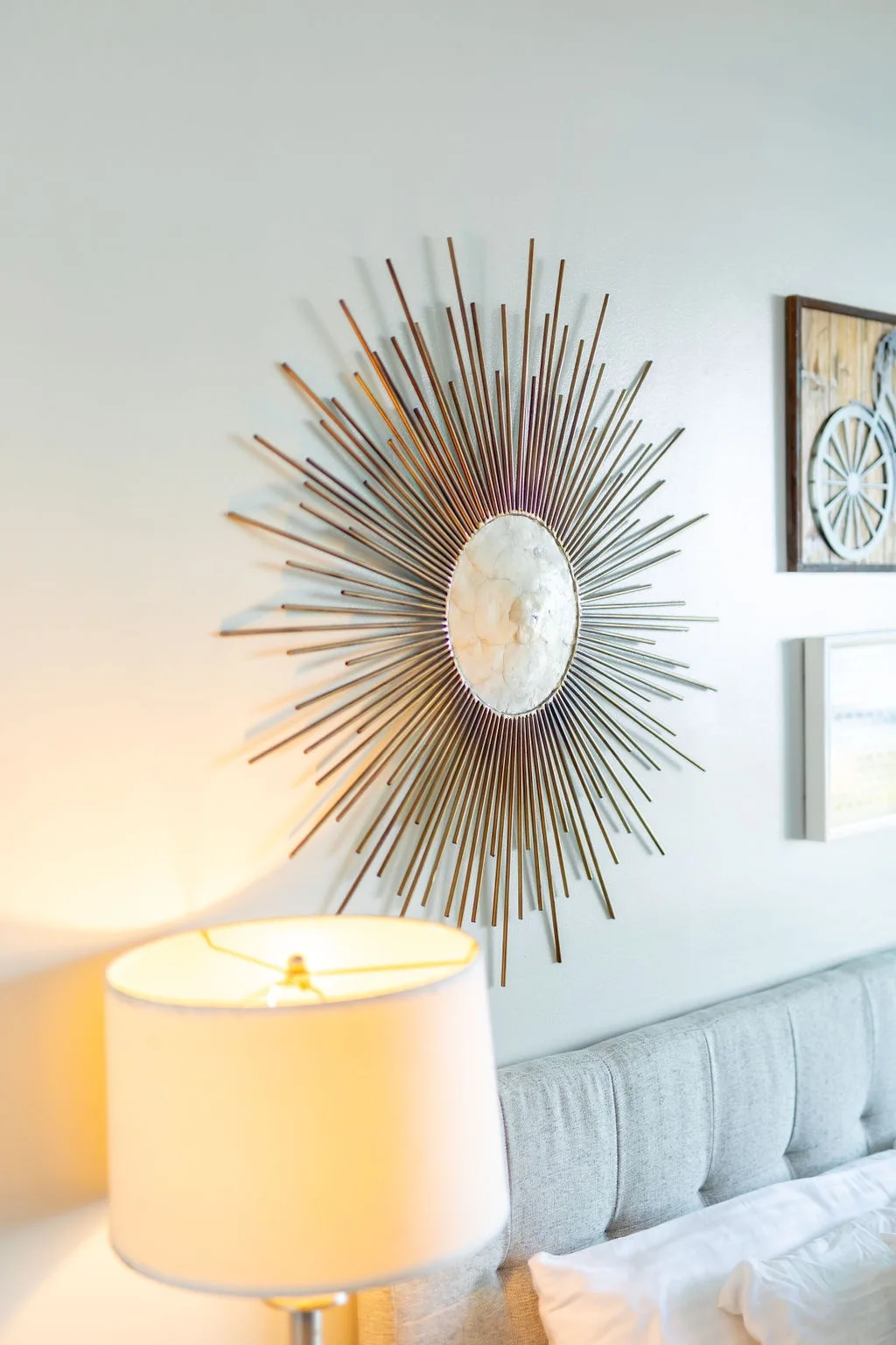 2BS-Blue636 - Ultramodern Beach condo with an accent red energy