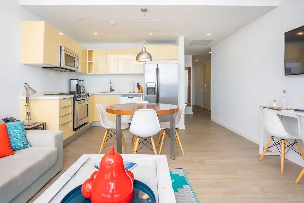 2BS-Blue636 - Ultramodern Beach condo with an accent red energy