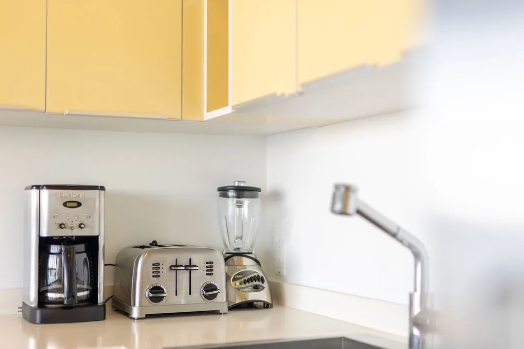 2BS-Blue636 - Ultramodern Beach condo with an accent red energy