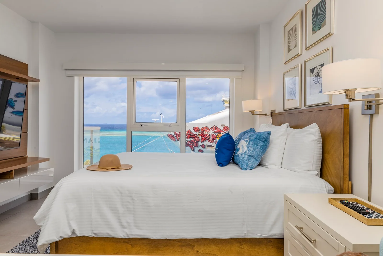 HH-Studio503S - Love Where U Live and Stay, Turquoise view Studio