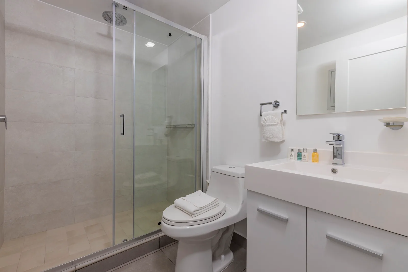 HH-Studio503S - Love Where U Live and Stay, Turquoise view Studio