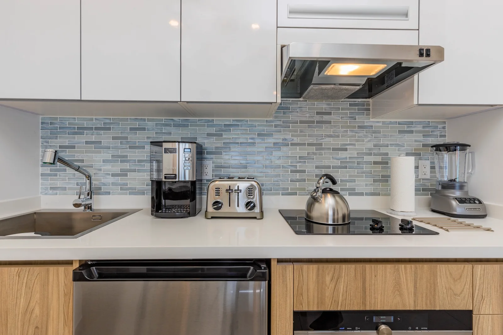 HH-Studio503S - Love Where U Live and Stay, Turquoise view Studio