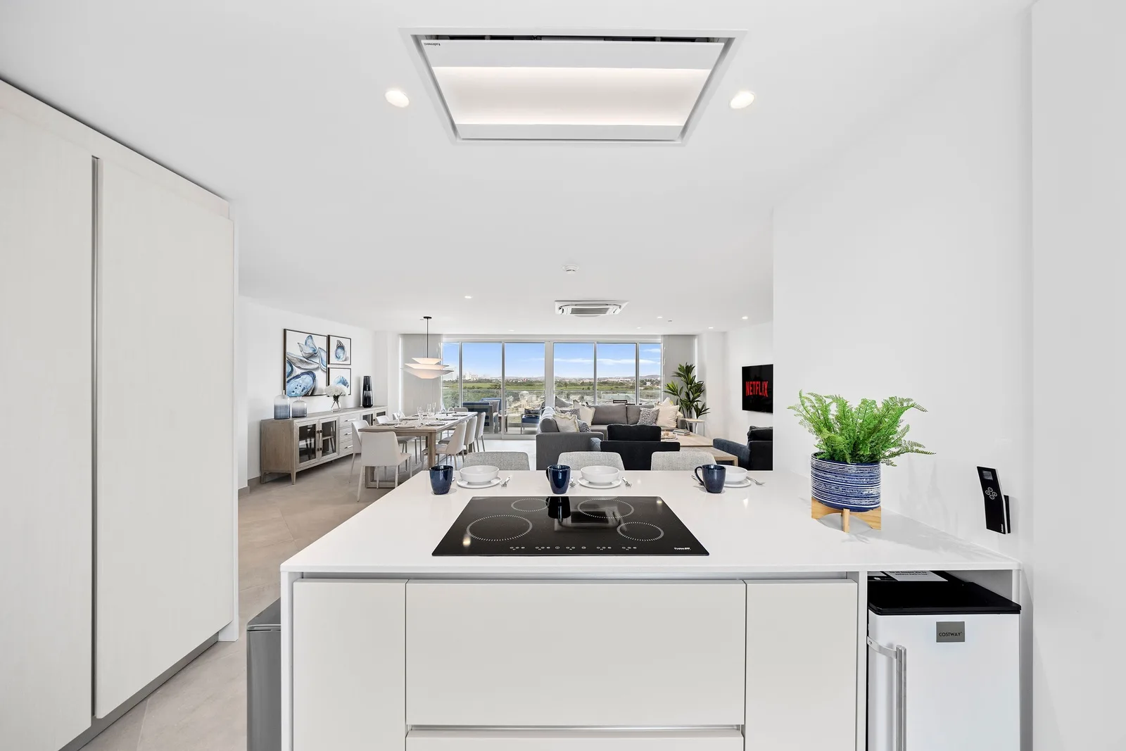 A360.E52 - Luxury Coastal Condo with Panoramic Views of Aruba