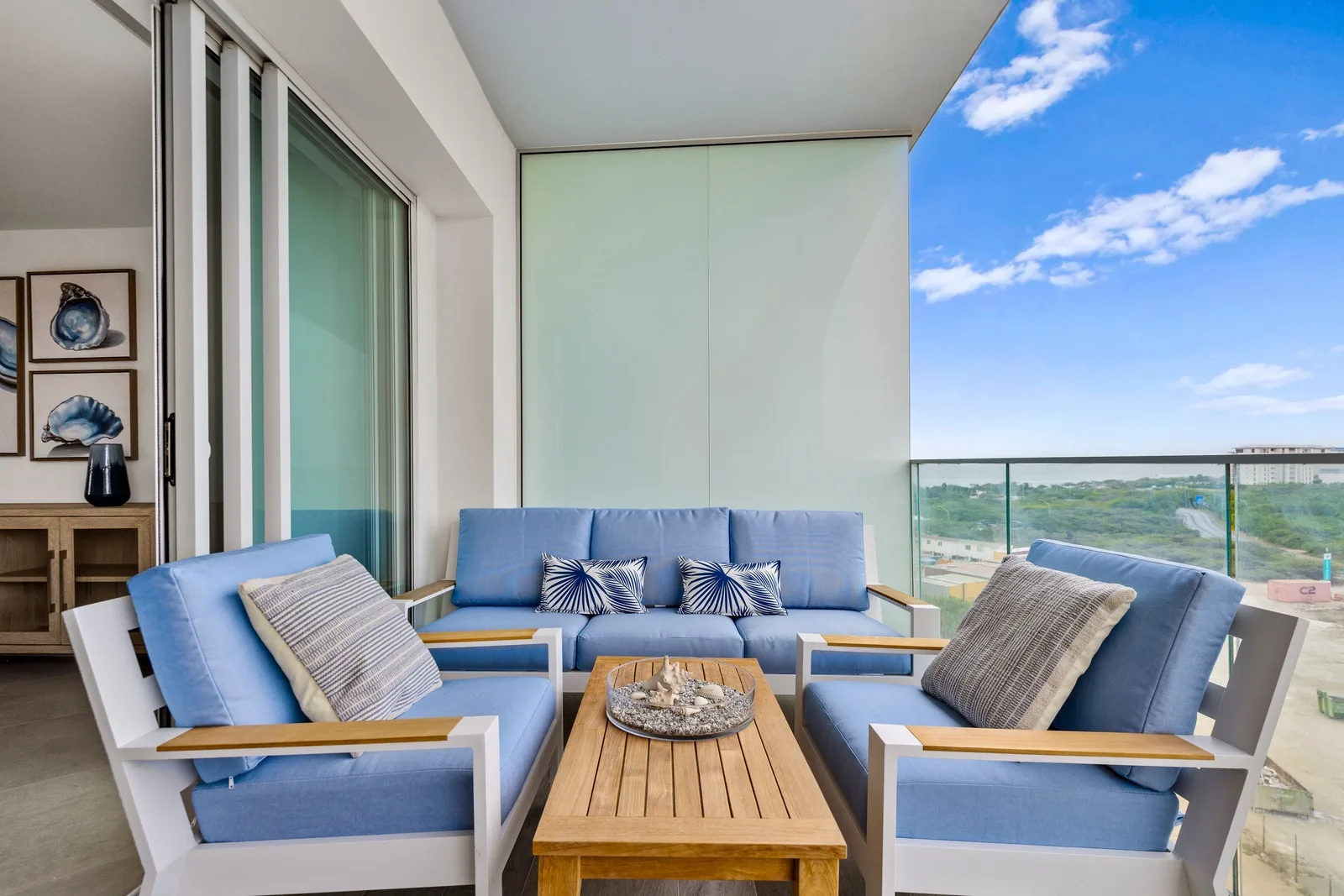A360.E52 - Luxury Coastal Condo with Panoramic Views of Aruba